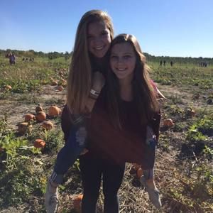 Meet your Posher, Lauren